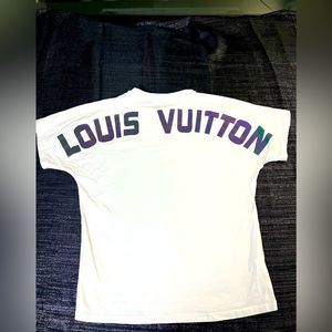 LV White Cotton T Shirt in excellent condition. Lou** Vuitt** size Large